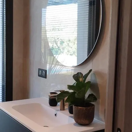 Moderne Aux Portes D'aix