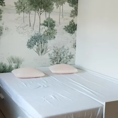 Moderne Aux Portes D'aix *